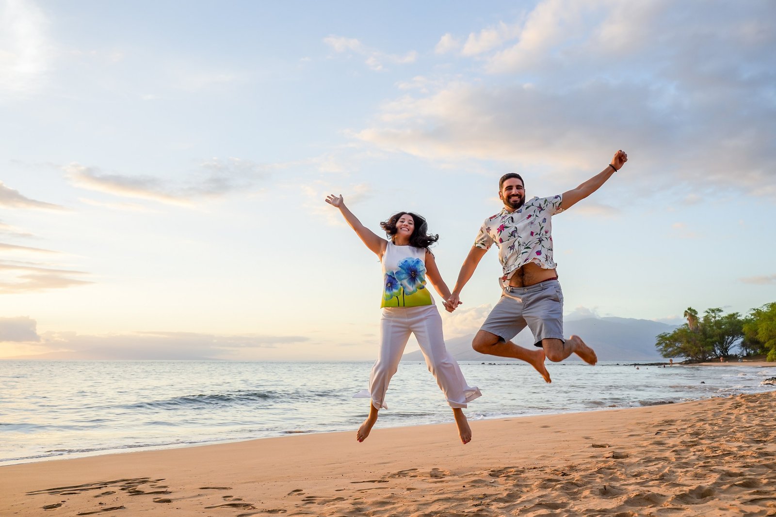 Couple photo session on Wailea Beach