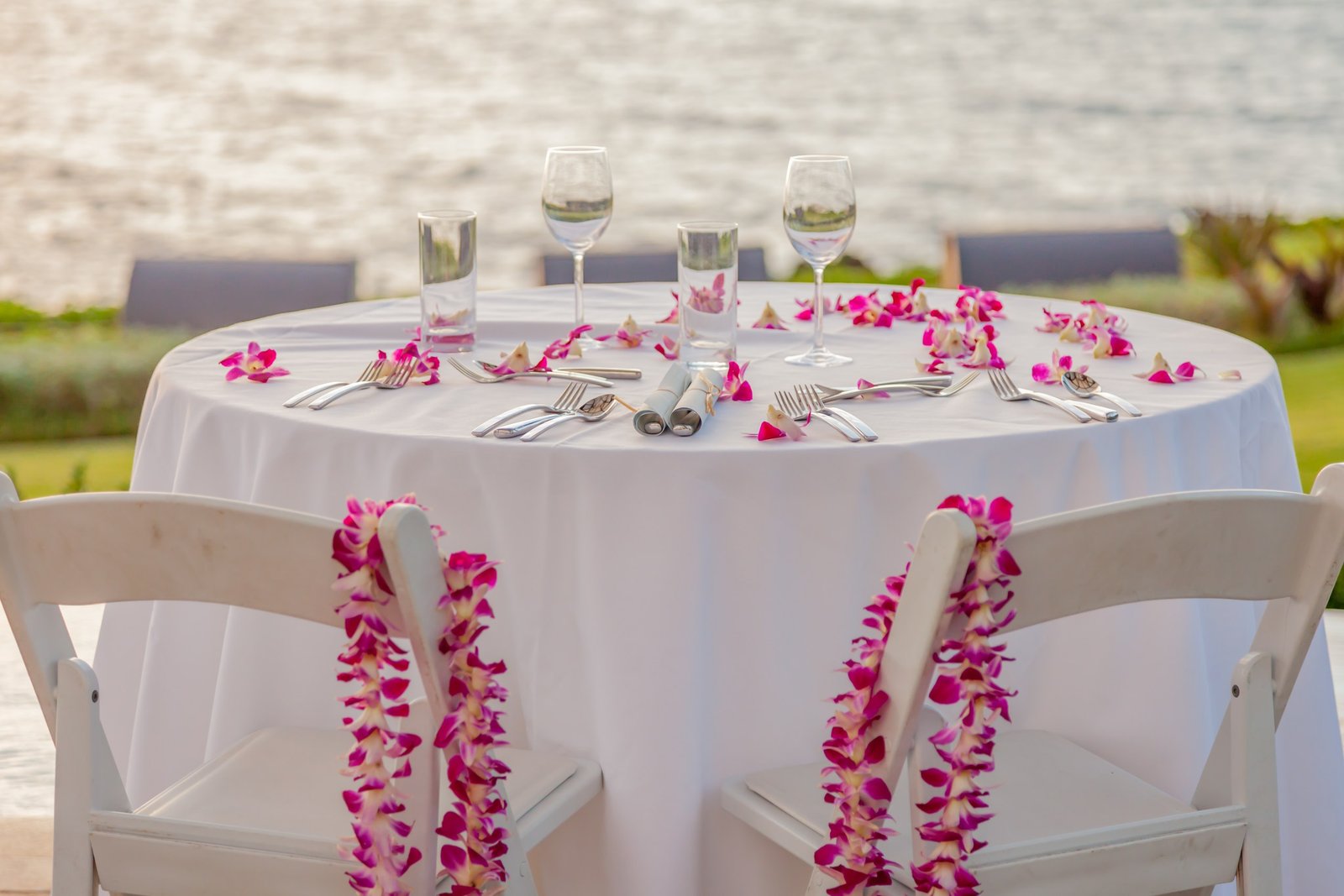 Oceanfront cabana dinner at Wailea Beach Resort