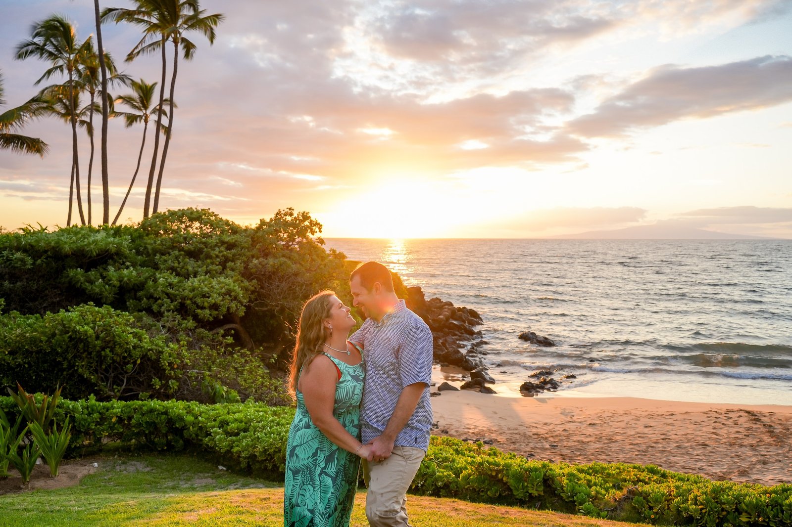 Sunset couple session in Wailea, Maui